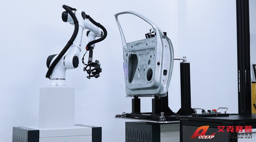 深度集成機(jī)器人、變位機(jī)和跟蹤站單元